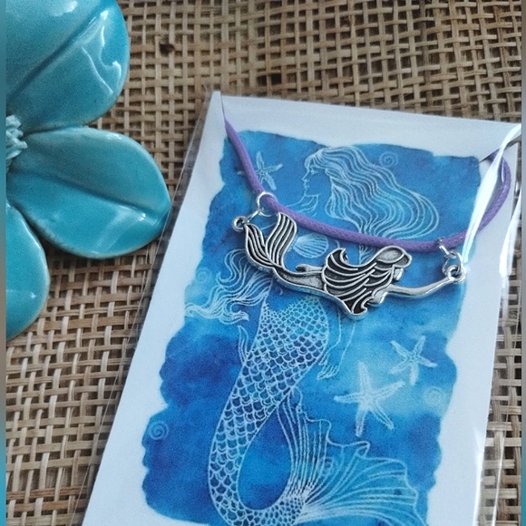 New in package Mermaid Necklace - Picture 4 of 10